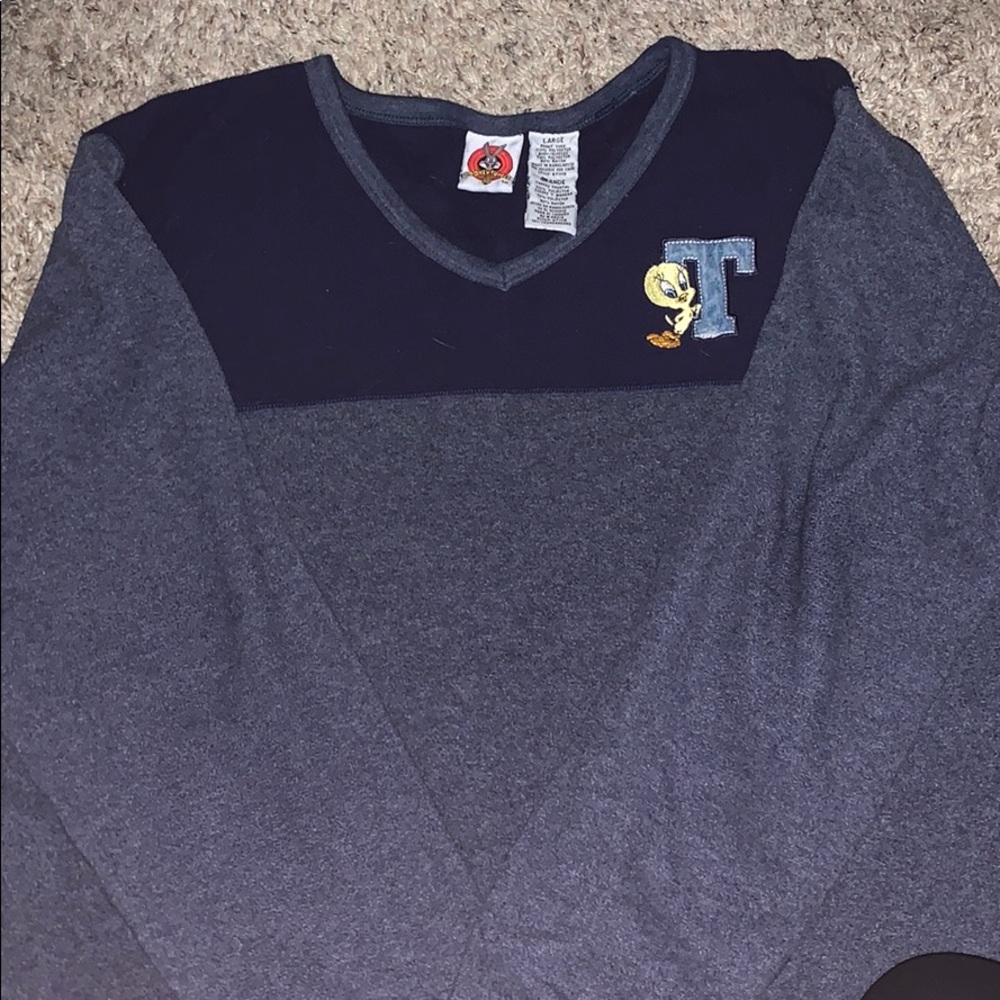 Vintage Tweety Bird V Neck - Picture 2 of 6